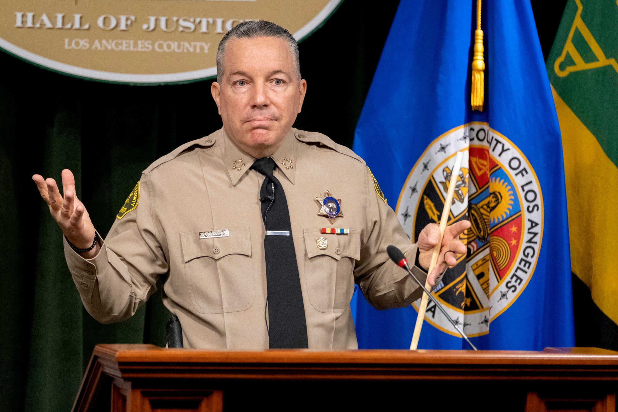 Confused cowboy sheriff man|float=left;width=220px